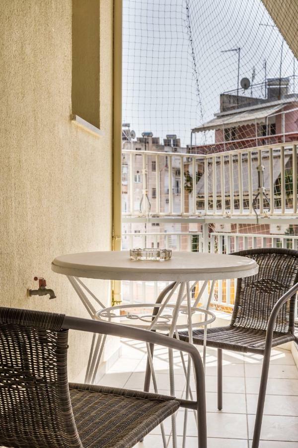 Classy 2 Bedroom Apartment Near Acropolis & Metro Athen Eksteriør bilde