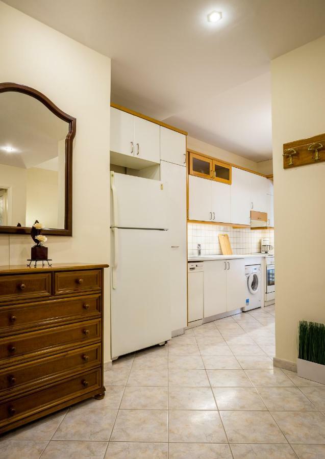 Classy 2 Bedroom Apartment Near Acropolis & Metro Athen Eksteriør bilde