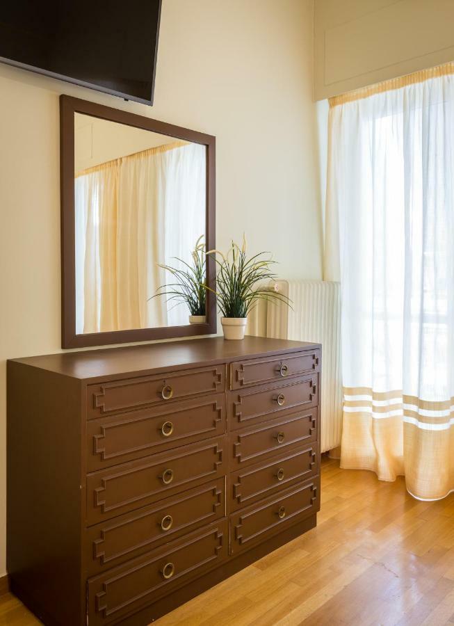 Classy 2 Bedroom Apartment Near Acropolis & Metro Athen Eksteriør bilde