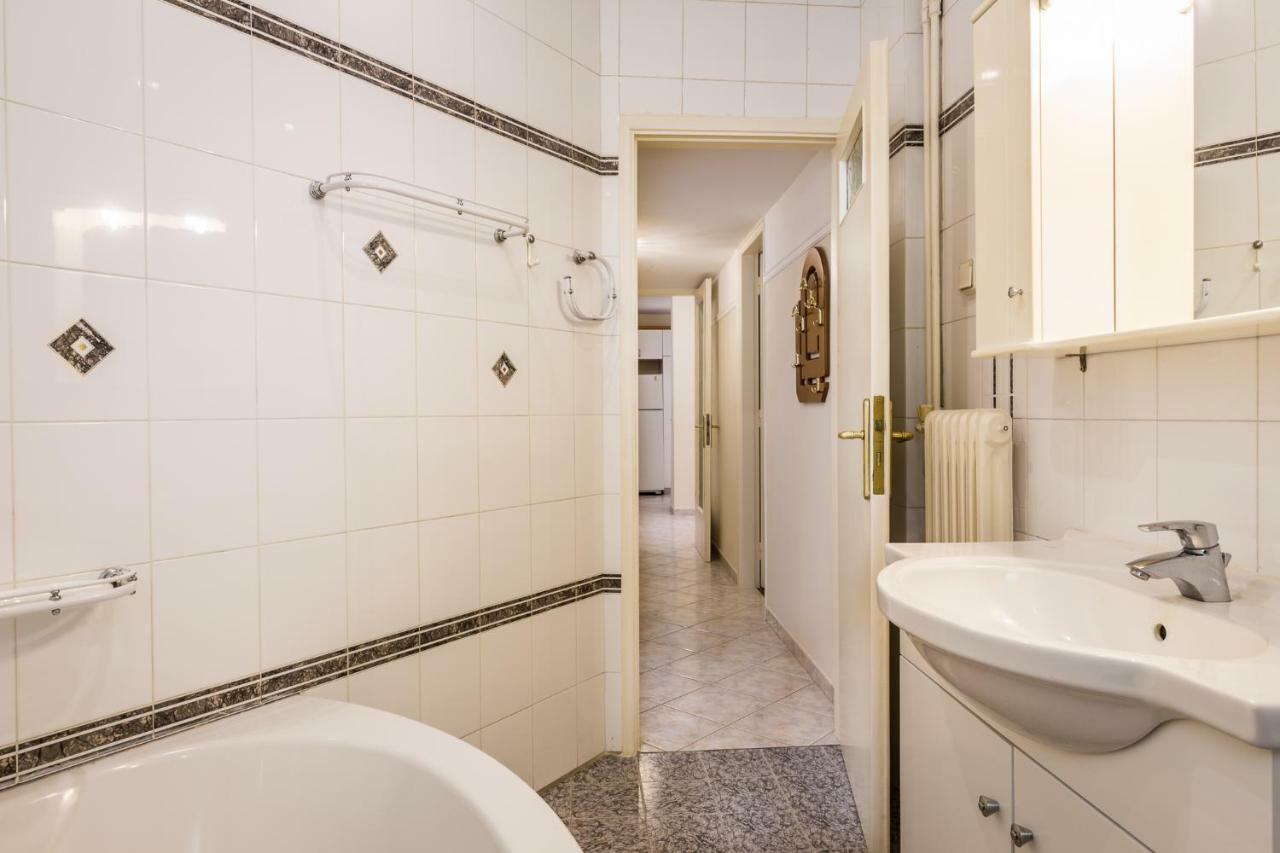 Classy 2 Bedroom Apartment Near Acropolis & Metro Athen Eksteriør bilde