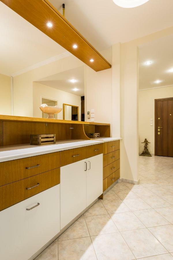 Classy 2 Bedroom Apartment Near Acropolis & Metro Athen Eksteriør bilde